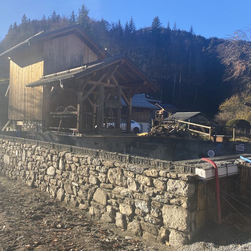 Création piscine semi-enterrée